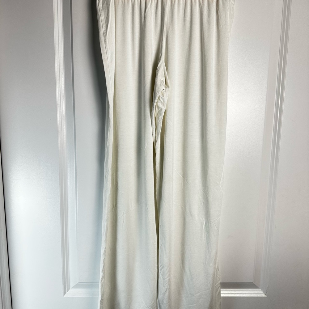 Eberjey Women’s Pajama Set – Size Medium - Picture 10 of 14